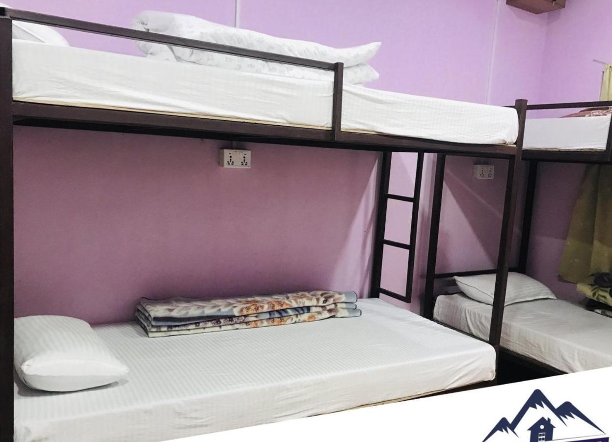 Margik Backpackers Hostel Pokhara Eksteriør bilde