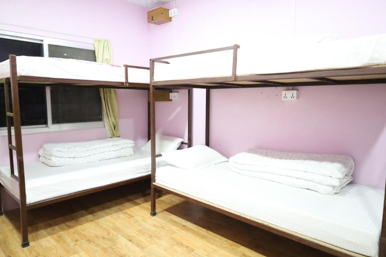 Margik Backpackers Hostel Pokhara Eksteriør bilde