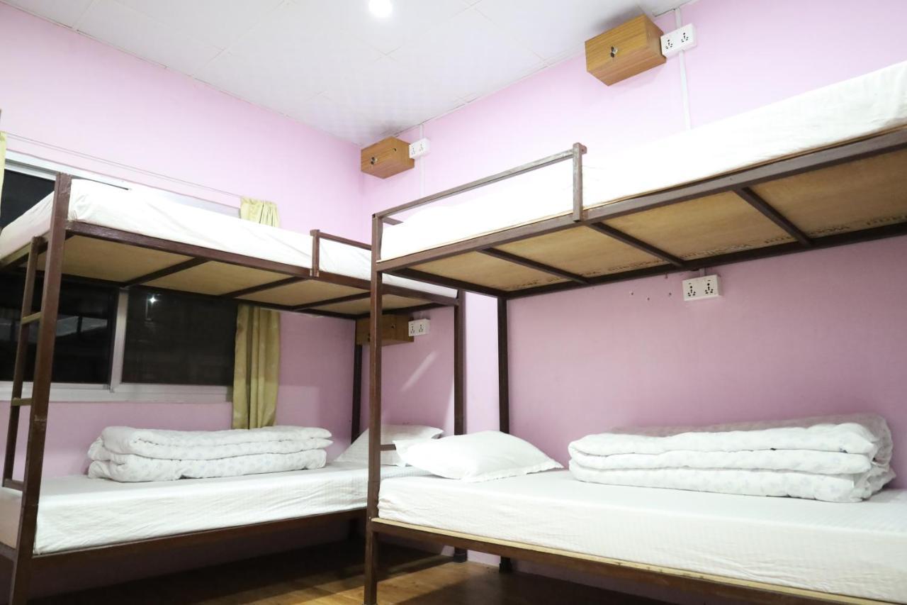 Margik Backpackers Hostel Pokhara Eksteriør bilde