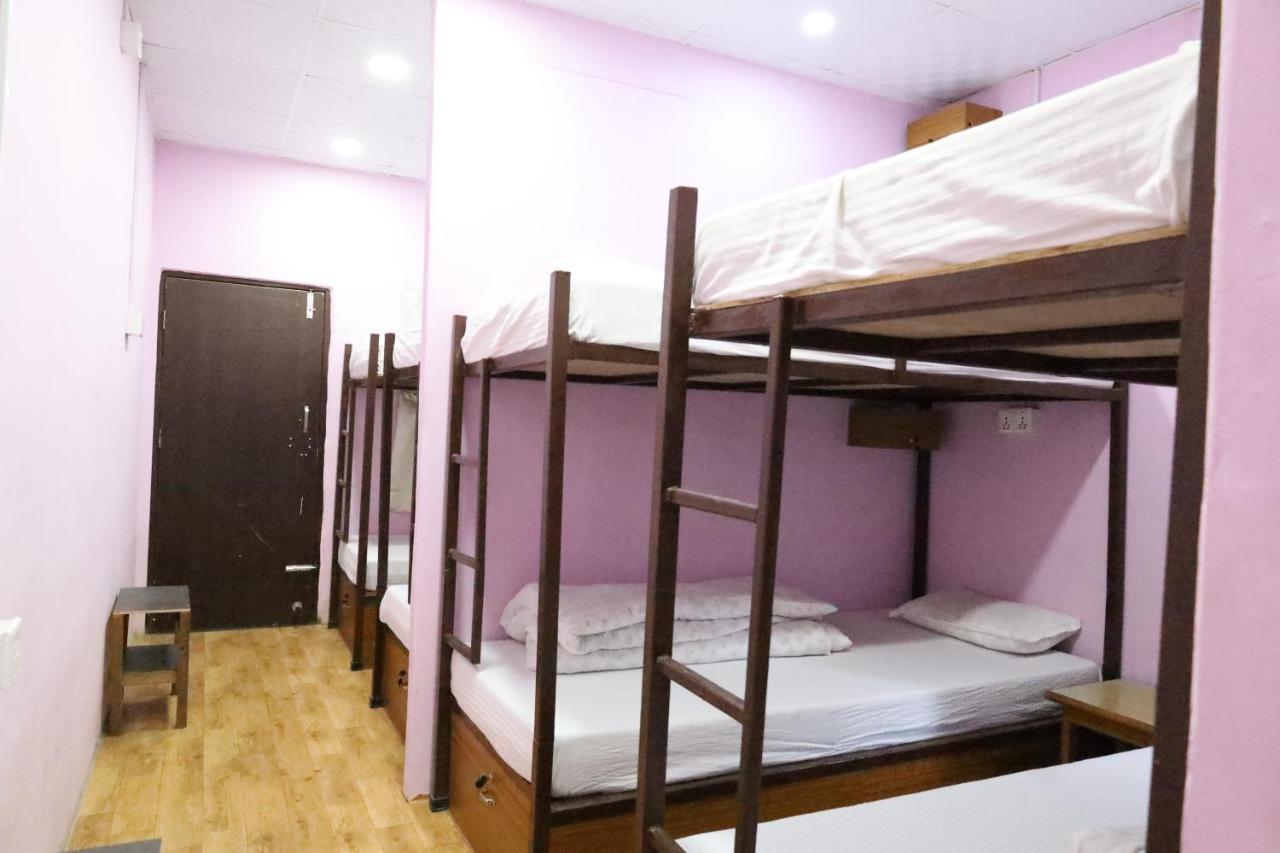 Margik Backpackers Hostel Pokhara Eksteriør bilde